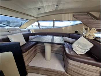 Ferretti yachts 620