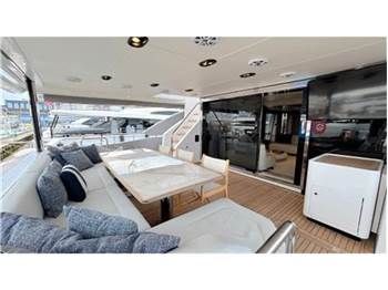 Azimut 27 grande metri