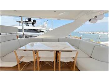 Azimut 27 grande metri