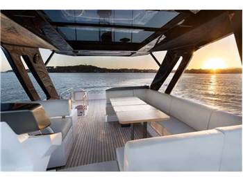 Ferretti yachts 720