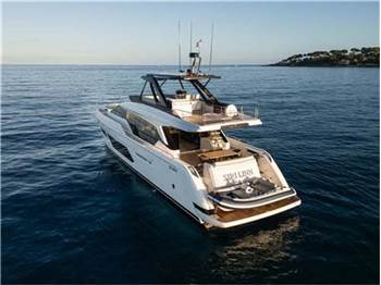 Ferretti yachts 720