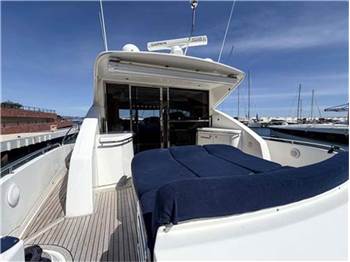 Riviera 5800 sport yacht