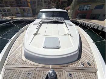 Riviera 5800 sport yacht