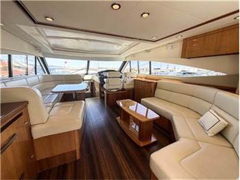 Riviera 5800 sport yacht