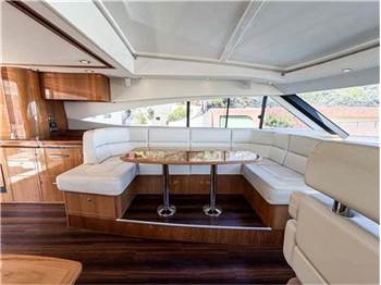 Riviera 5800 sport yacht