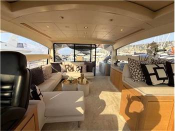 Pershing 64