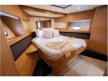 Pershing 64