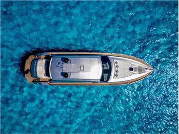 Pershing 64