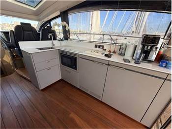 Princess yachts V55