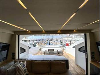 Pershing 70