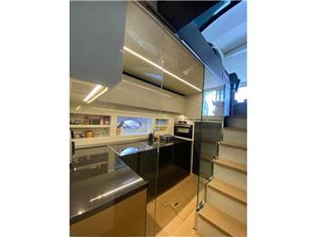 Pershing 70