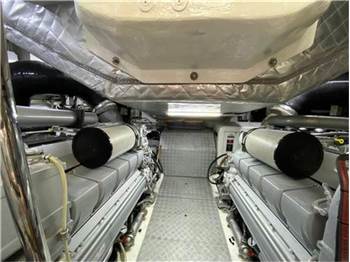 Pershing 70