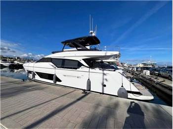 Ferretti yachts 720