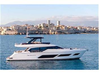 Ferretti yachts 720