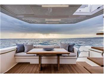 Ferretti yachts 450