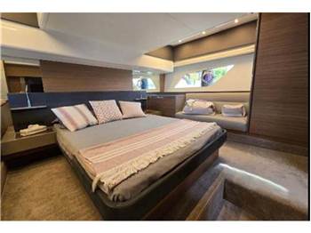 Ferretti yachts 450