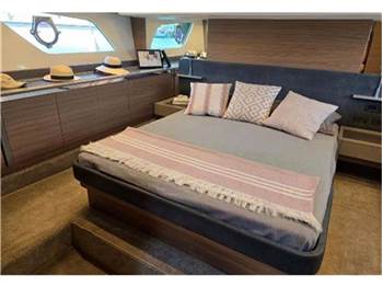 Ferretti yachts 450