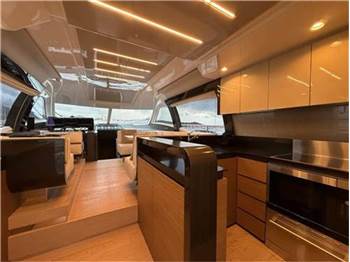 Ferretti yachts 550