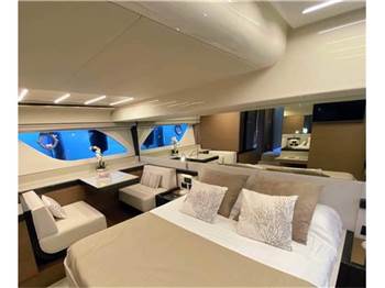 Ferretti yachts 550