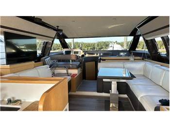 Ferretti yachts 570