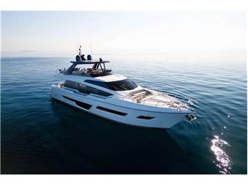 Ferretti yachts 780