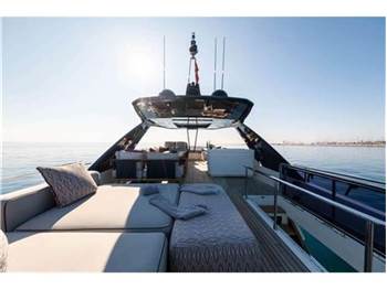 Ferretti yachts 780