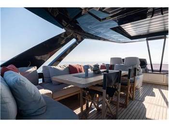 Ferretti yachts 780