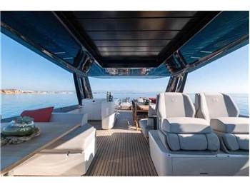 Ferretti yachts 780