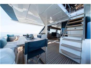 Ferretti yachts 780