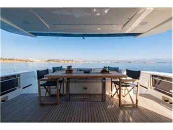 Ferretti yachts 780