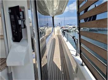 Beneteau Grand trawler 62