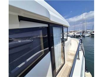 Beneteau Grand trawler 62