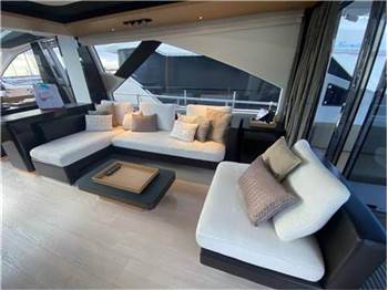 Azimut 77s