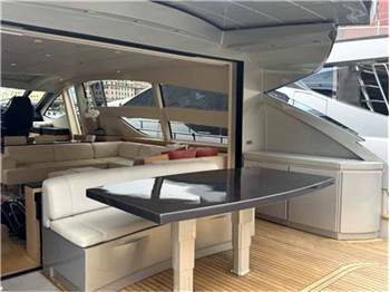 Pershing 80