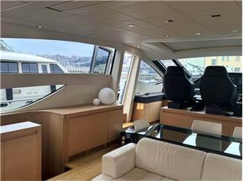 Pershing 80