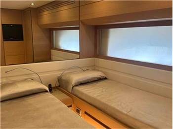 Pershing 80