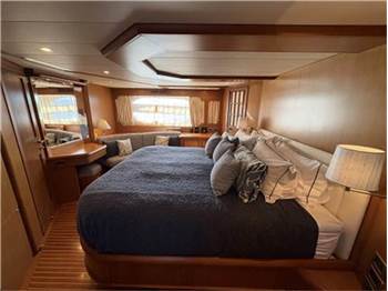 Mochi craft Dolphin 74