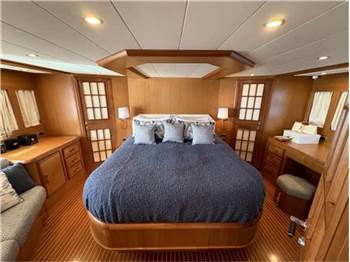 Mochi craft Dolphin 74