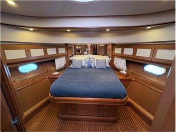Mochi craft Dolphin 74