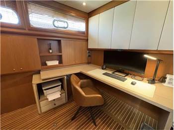 Mochi craft Dolphin 74