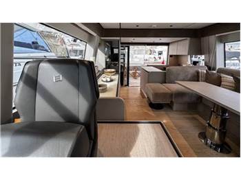 Ferretti yachts 580