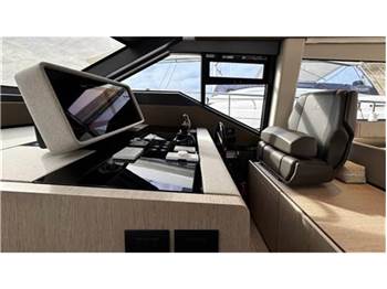 Ferretti yachts 580