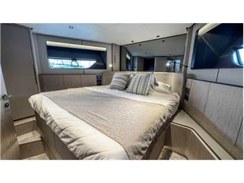 Ferretti yachts 580
