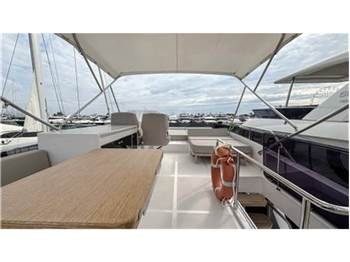 Ferretti yachts 580