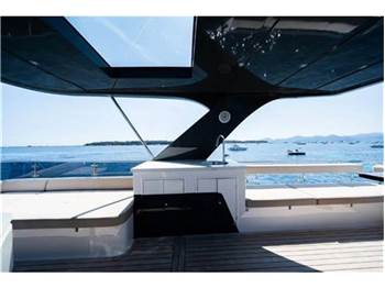 Faraday yachts Maxwell 64