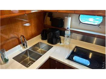 Ferretti yachts 620
