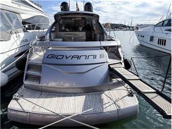 Pershing 62