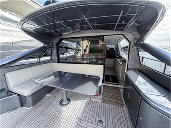 Pershing 62