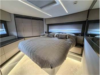 Pershing 62