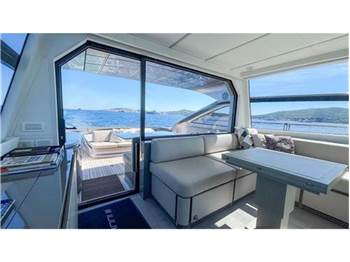Pershing 62